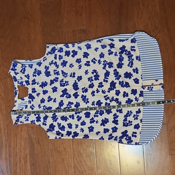 CAbi size Large sleeveless tunic - Picture 7 of 7